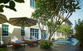 The Edison George Town